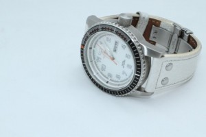 ミニマリスト腕時計はベルト交換が必須?NATOベルト交換に挑戦