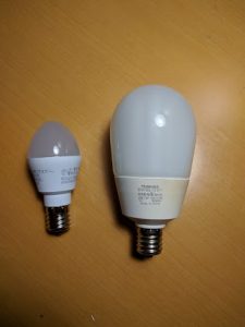 E17口金ledって少なくないですか しかも高い 100円ショップで見つけた0円のledとは たま見聞録