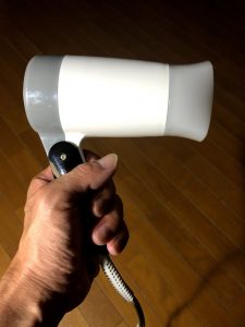 ドライヤーを簡単収納・見た目もキレイに見せる方法は?
