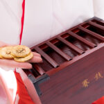 女お札を手に入れろ！お金持ちがしているお金の増やし方とは？